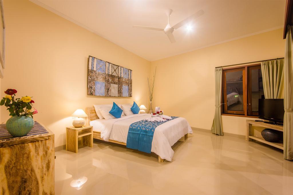 Villa Tepi Sungai Legian  Phòng bức ảnh