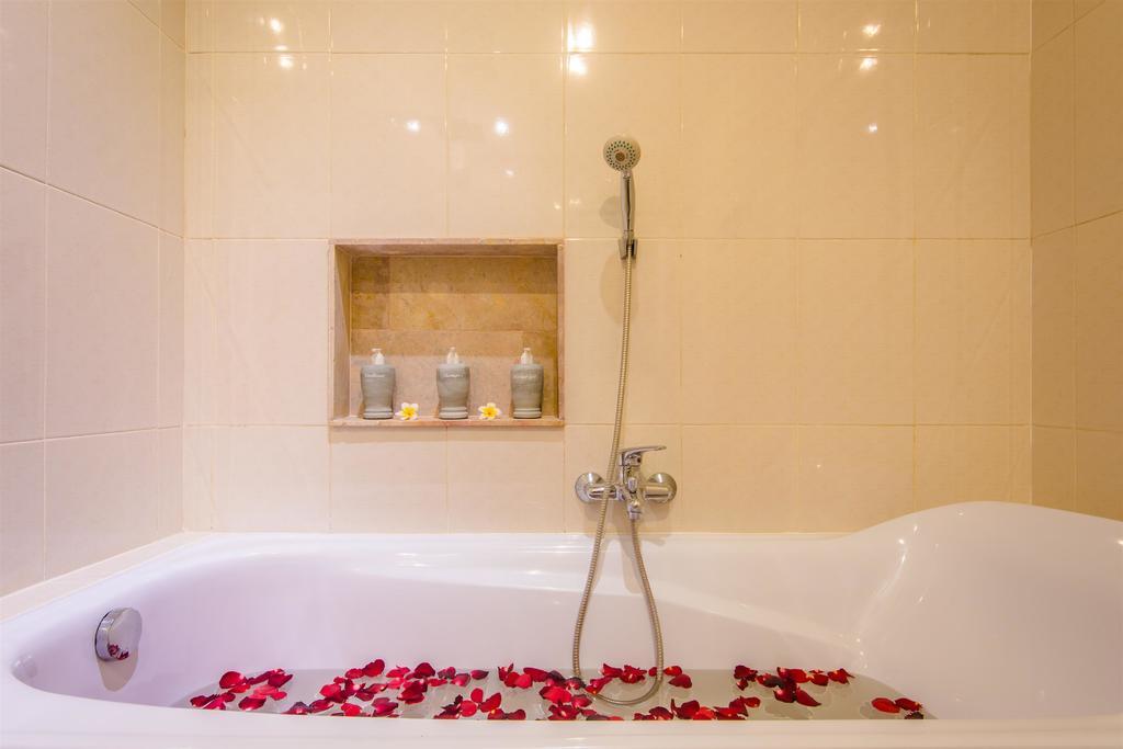 Villa Tepi Sungai Legian  Phòng bức ảnh