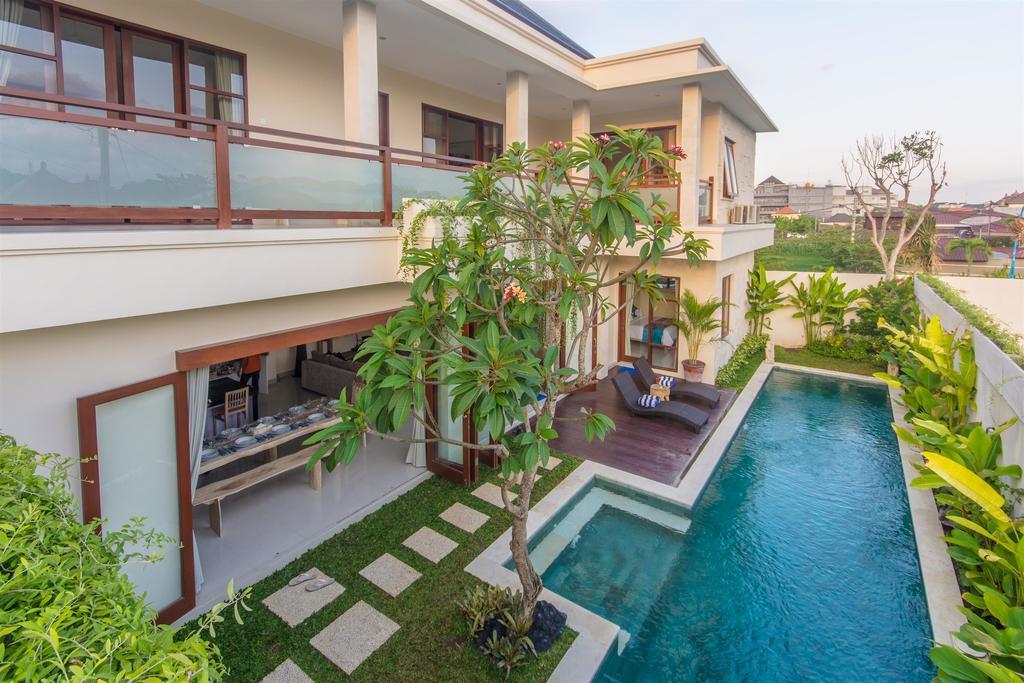 Villa Tepi Sungai Legian  Phòng bức ảnh