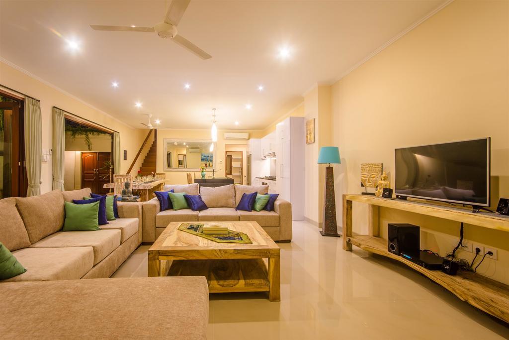 Villa Tepi Sungai Legian  Phòng bức ảnh