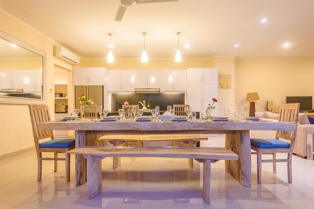 Villa Tepi Sungai Legian  Phòng bức ảnh