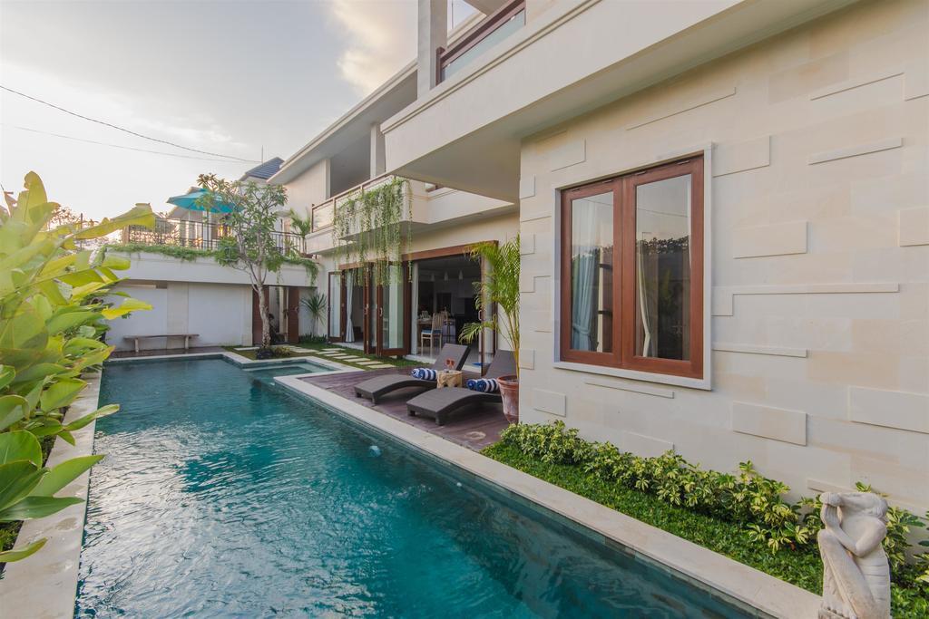 Villa Tepi Sungai Legian  Phòng bức ảnh