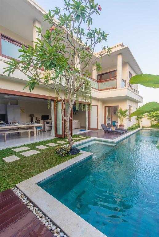 Villa Tepi Sungai Legian  Phòng bức ảnh